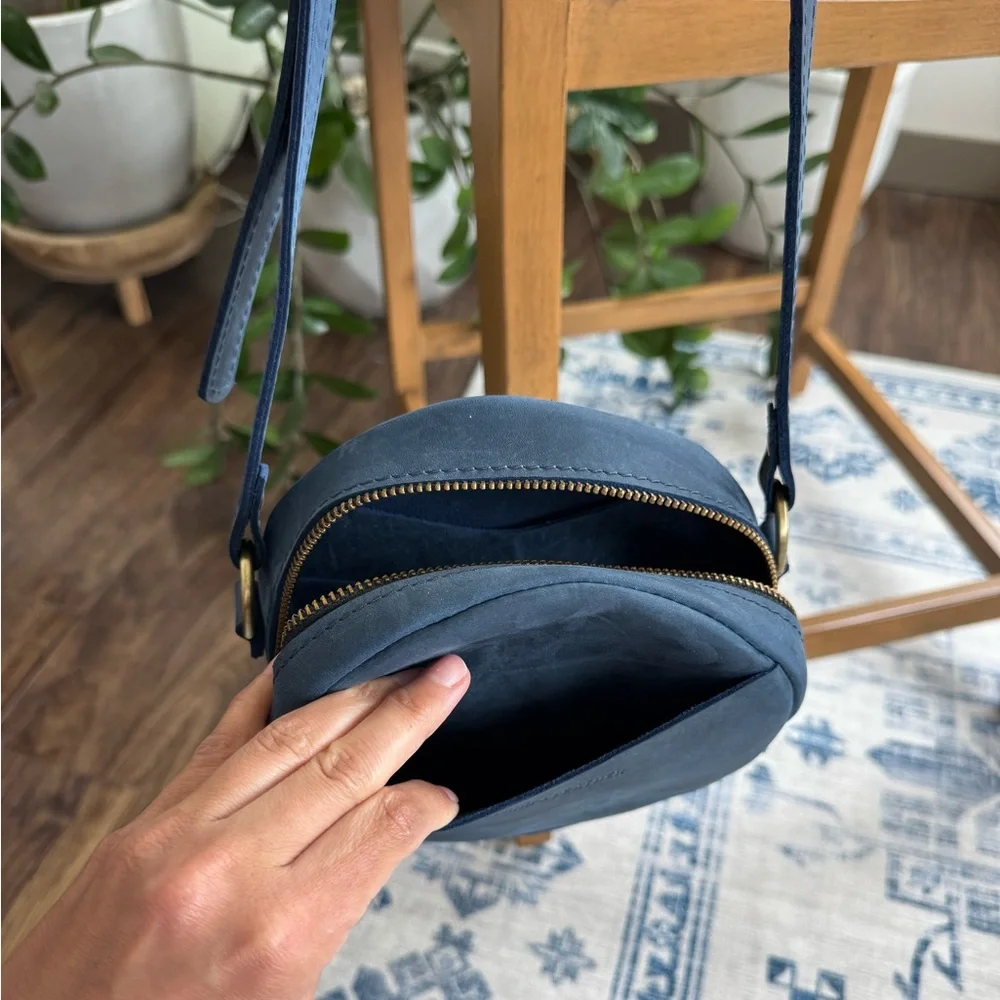 NWOT deep water circle portland leather crossbody bag - Picture 7 of 7
